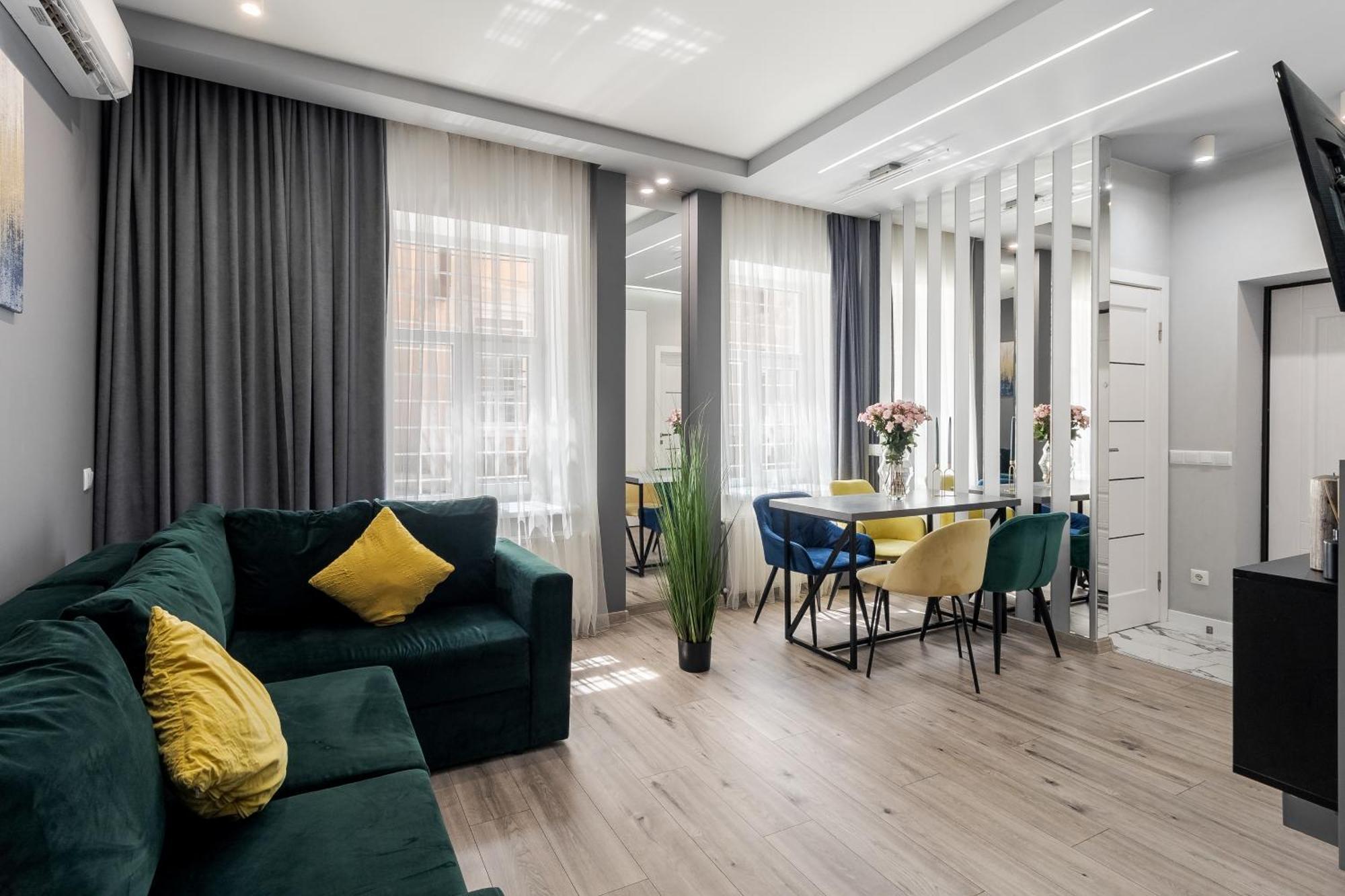 Royal Apartment On Balabana Street Lviv Exterior photo